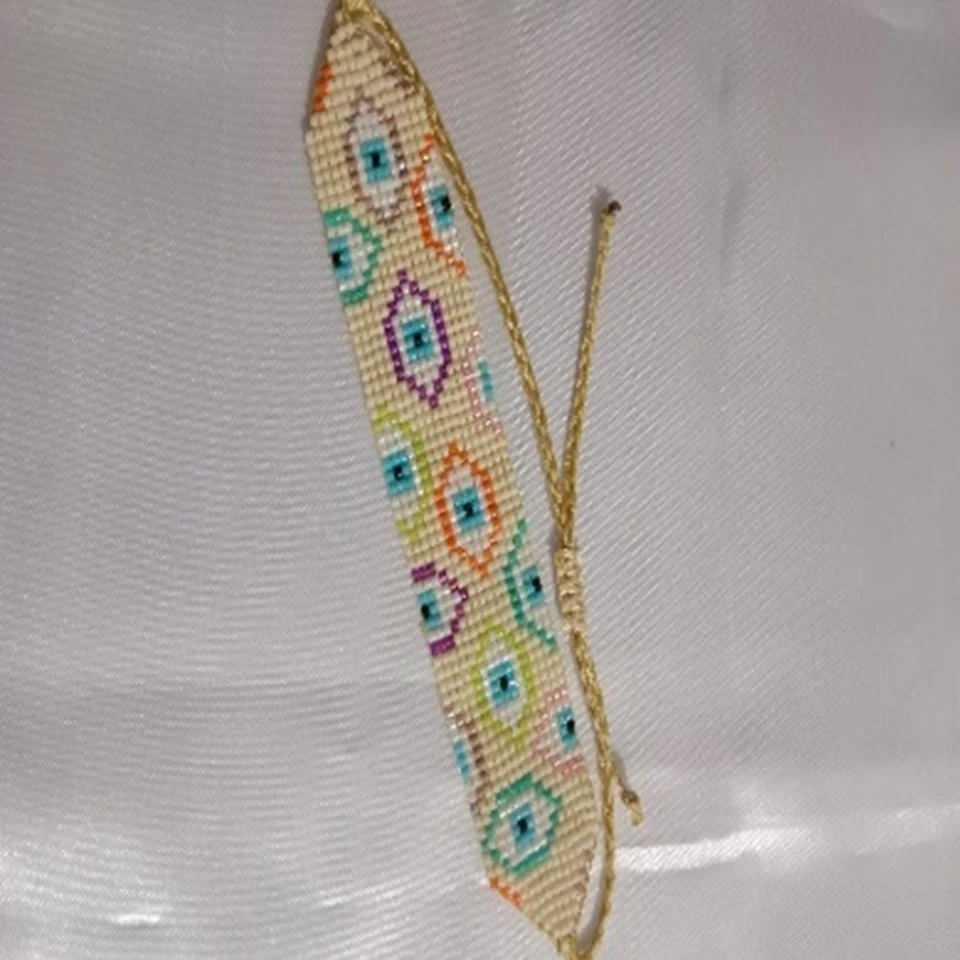 Pulsera telar ojos peyote en miyuki