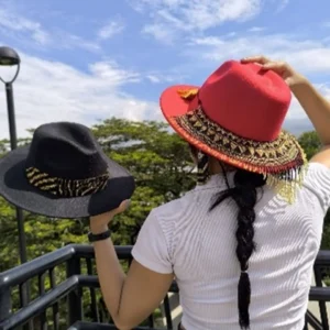 Sombrero lluvia tejido en mostacillas